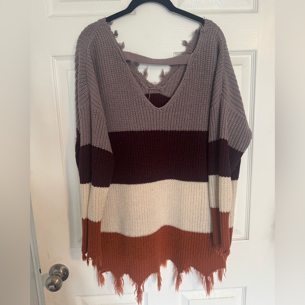 Colorblock Frayed  Sweater - Picture 4 of 4